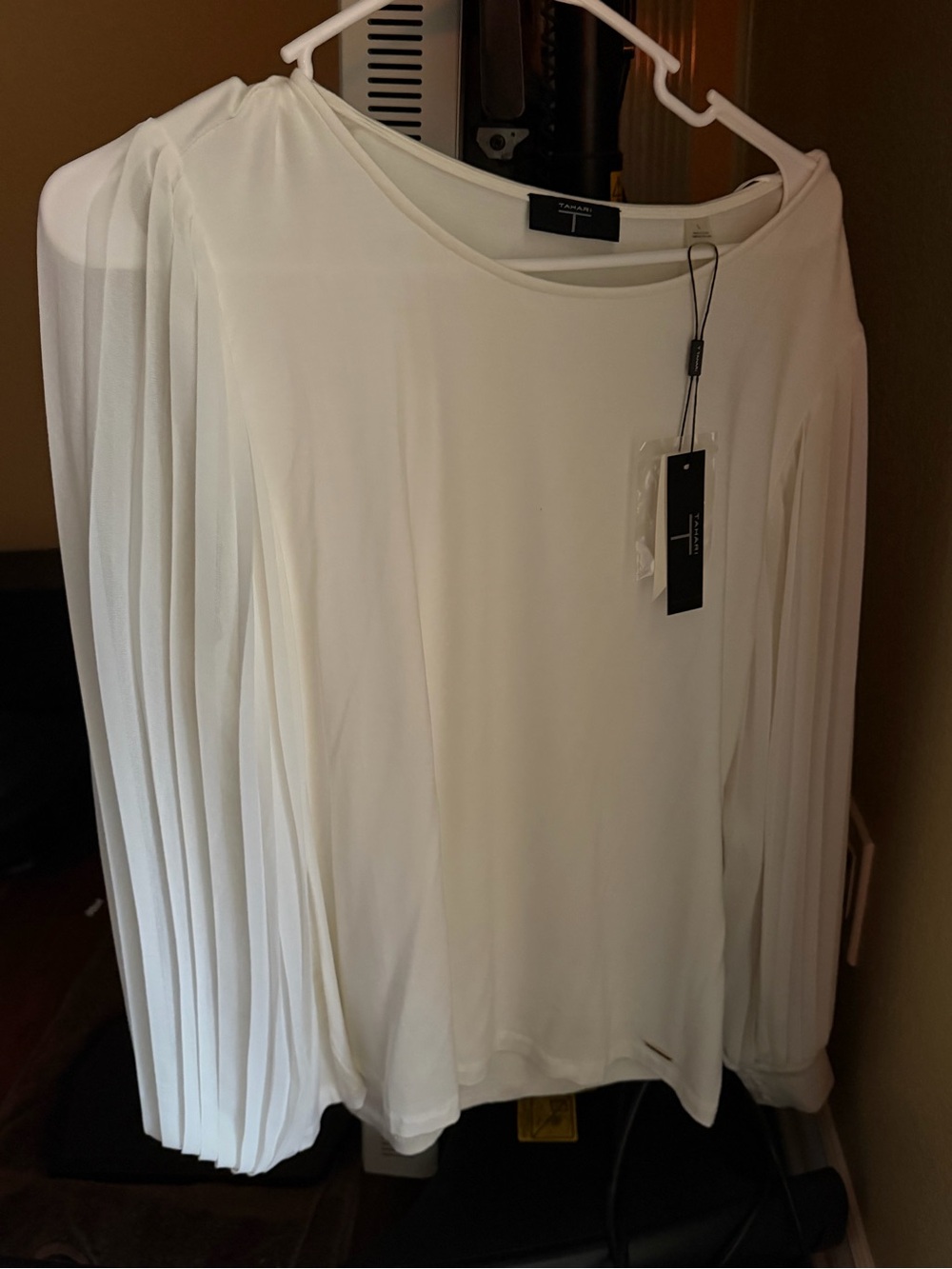 Tahari White Pleated Long-Sleeve Blouse #NWT